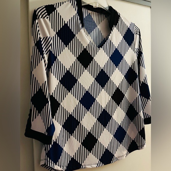 3/$10 bundle deal New York & Company Medium Women's Blouse Blue white Black M - Picture 6 of 7